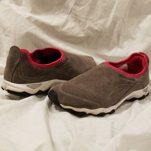 New Balance 825 Lightweight Slip On Women Sneakers